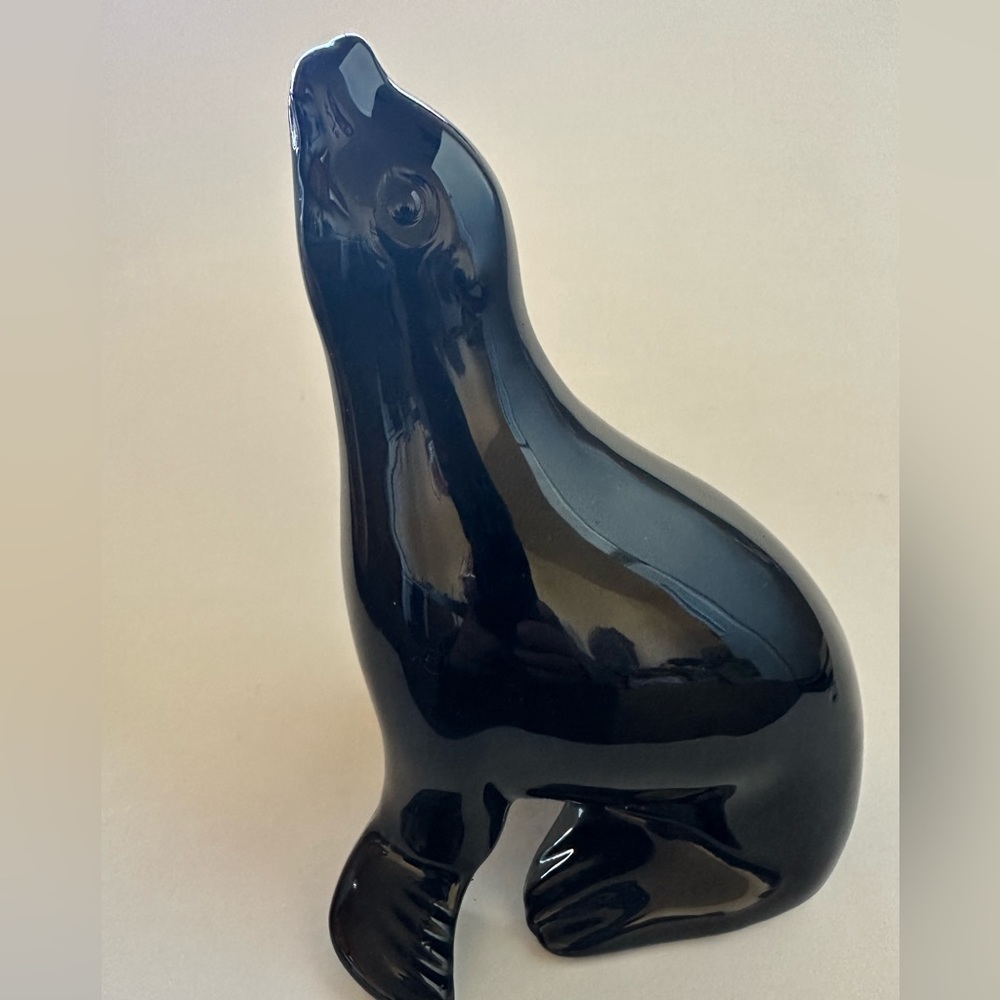 Seal figurine